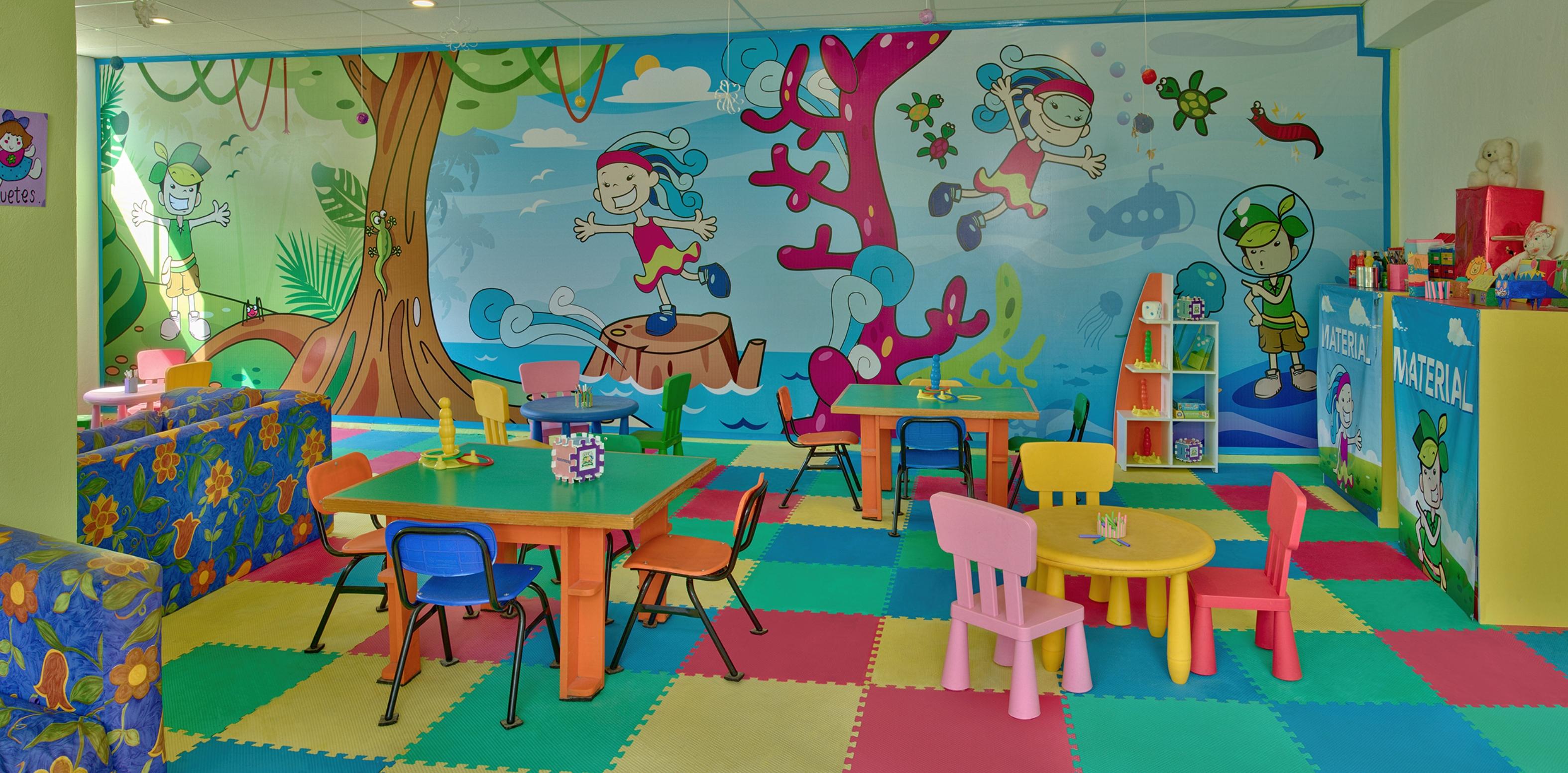 布里萨斯尤里察庄园酒店 克雷塔罗 外观 照片 A children's play area at a restaurant in India